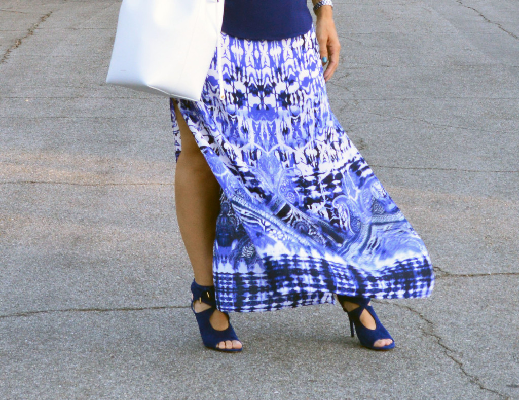 blue and white express skirt outfit idea style blogger