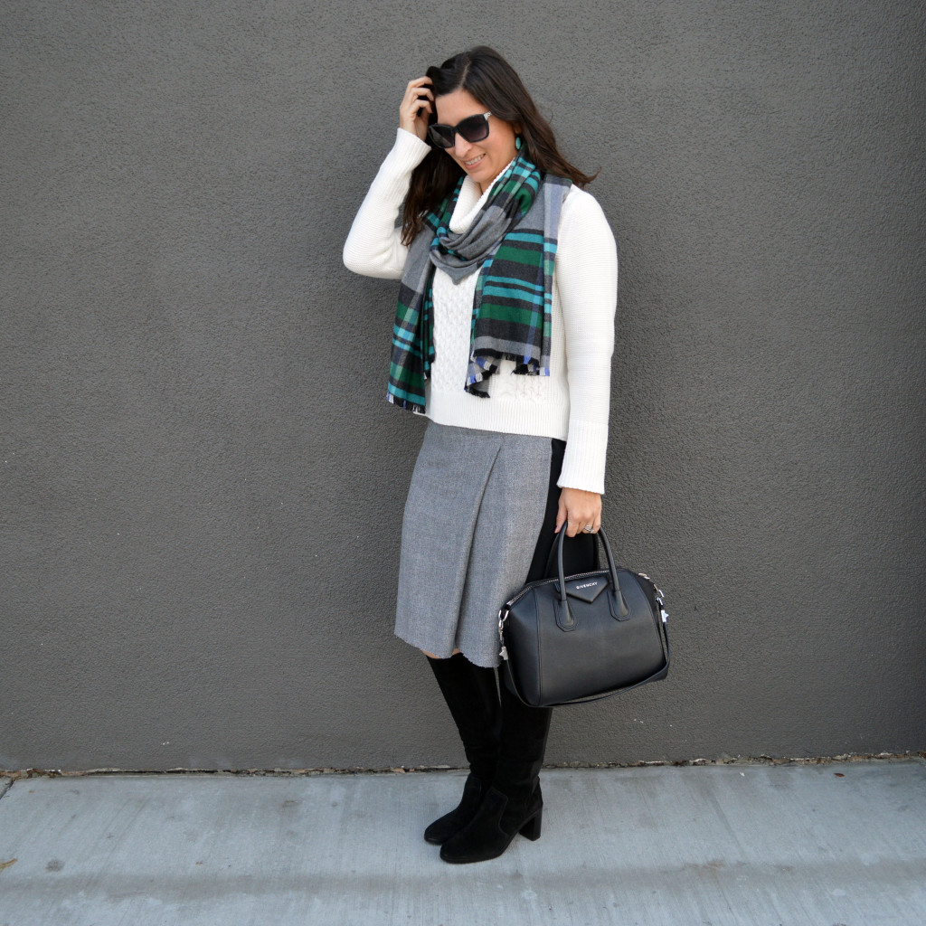 Turtleneck sweater with boots