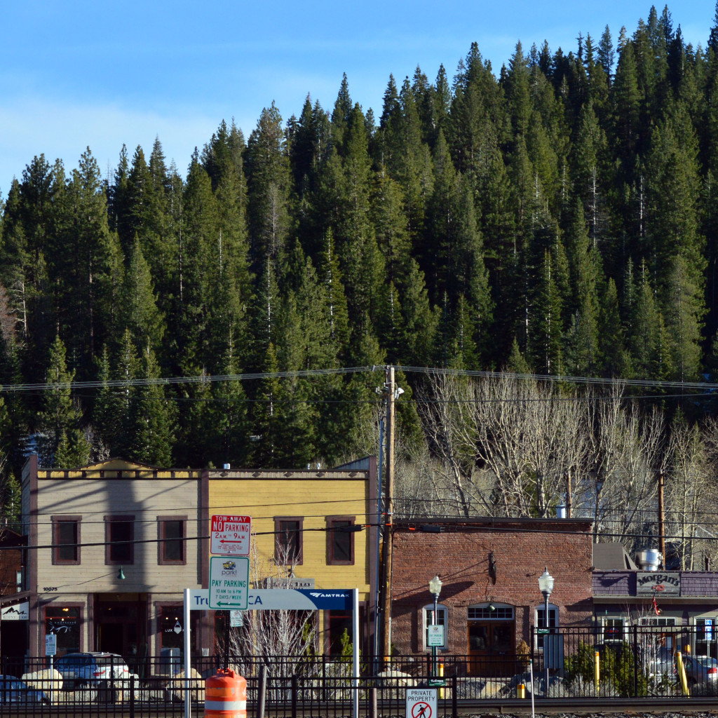 where to eat dinner in historic downtown truckee