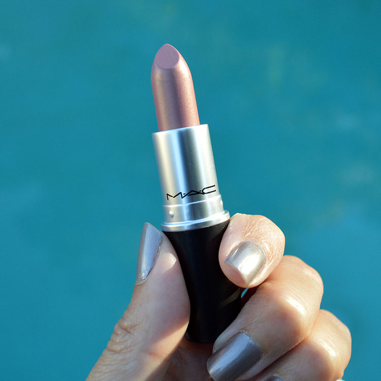 mac frost lipstick fabby review
