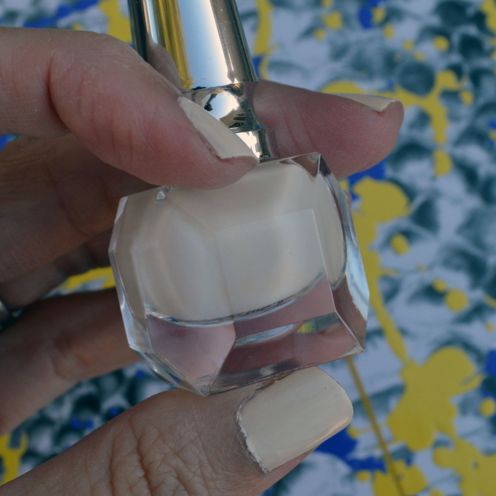 christian louboutin salonu nail polish