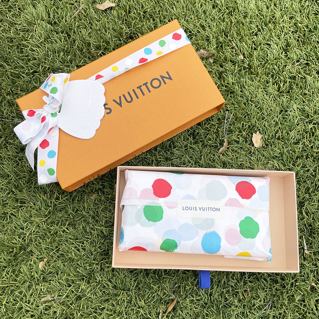 LOUIS VUITTON Yayoi Kusama Red Dot LARGE Paper Shopping Gift Bag